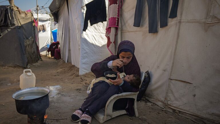 BM, yağma nedeniyle Gazze’deki ana geçiş noktasına yapılan yardımı askıya aldı