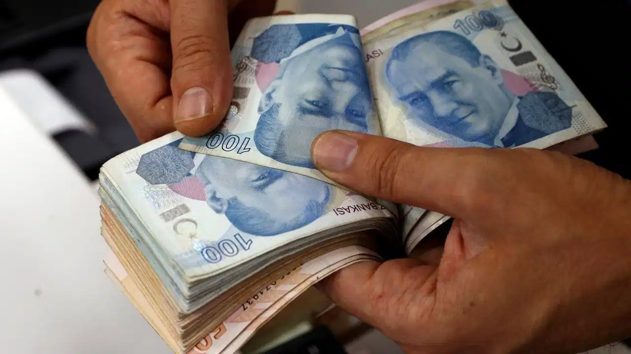 Üstte depozito faiz oranları: 100 bin TL için en yüksek faiz hangisidir?