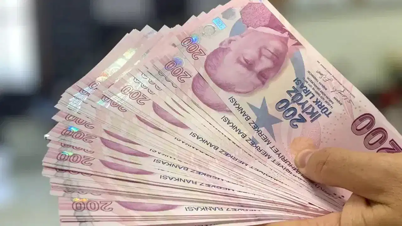 Üstte depozito faiz oranları: 100 bin TL için en yüksek faiz hangisidir?