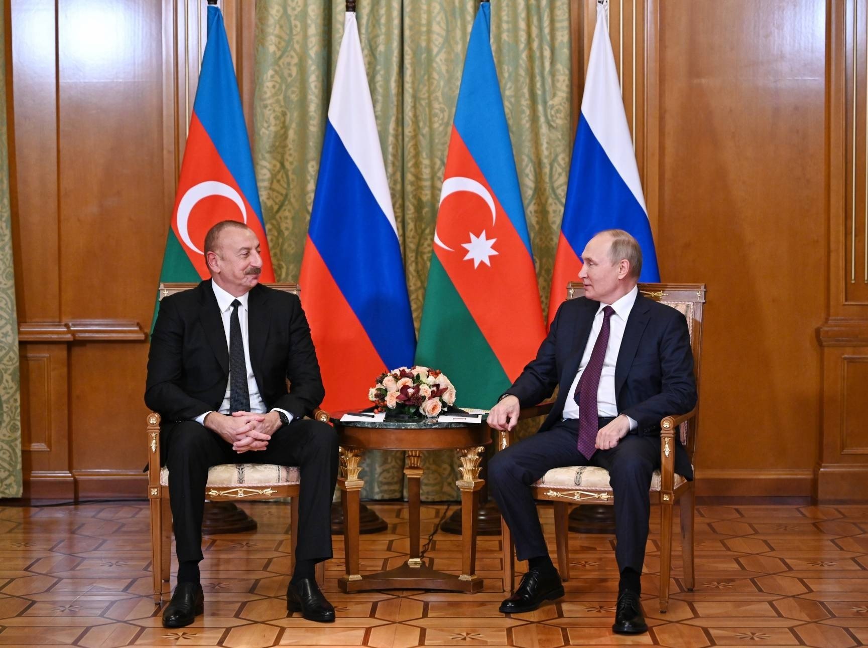 Rus basınından bomba haber! Putin Azerbaycan lideri İlham Aliyev ile görüştü, darbe teşebbüsü son anda durduruldu Görseli