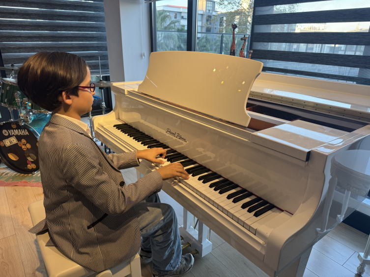 İngiltere'den lise diploması 10 yaşındaki Yusufhan'a